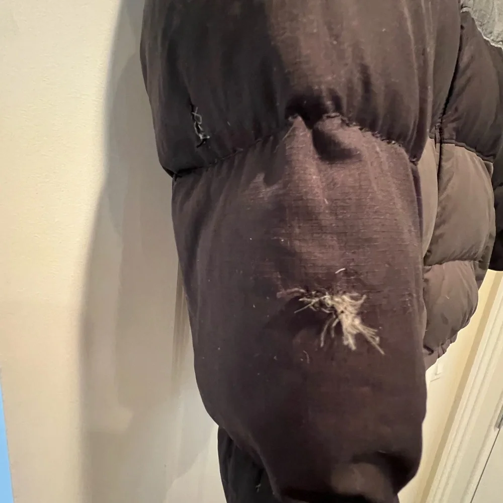 The North Facekids jacket size M 10/12 worn with love. Reversible. - Picture 6 of 6